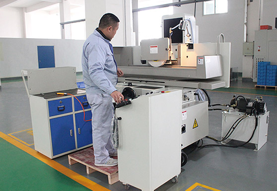High-precision surface grinder